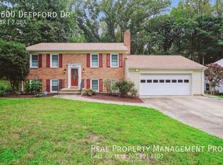 2600 Deepford Dr, Woodbridge, VA 22192