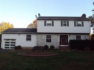 910 W Meadow Dr, Bound Brook, NJ