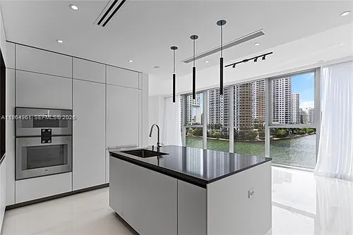 300 Biscayne Boulevard Way #704 Photo 1