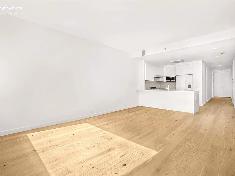 277 E 7th St #4 — Photo 5