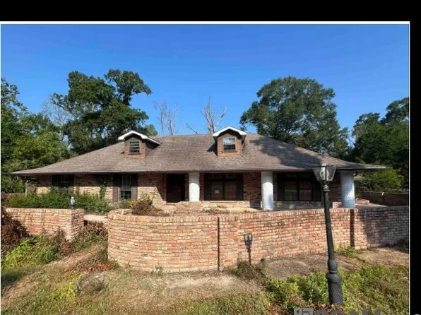 11465 Country Club Dr, Gonzales, LA 70737