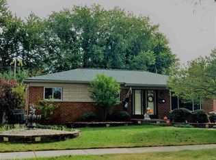 32442 Ridgefield Ave, Warren, MI 48088