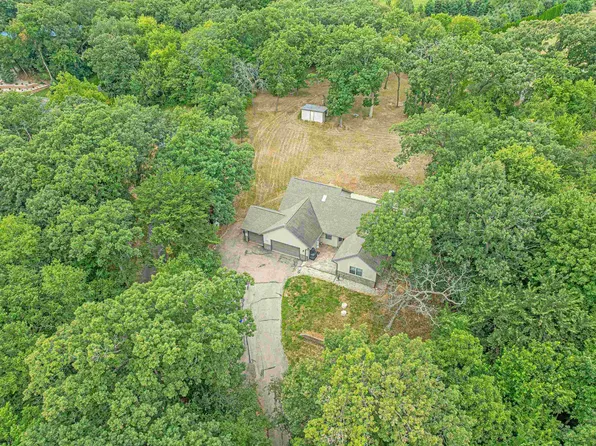 2150 E Carly Ct, Milton, WI 53563