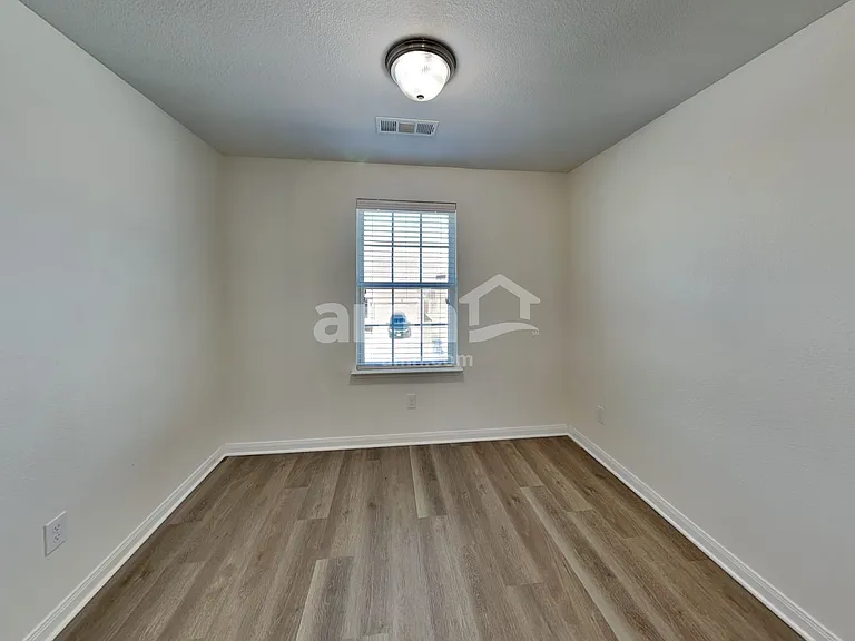 1623 Park Trails Blvd — Photo 11
