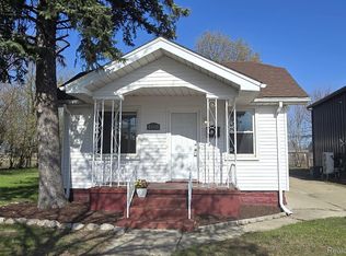 23128 Carlisle Ave, Hazel Park, MI 48030