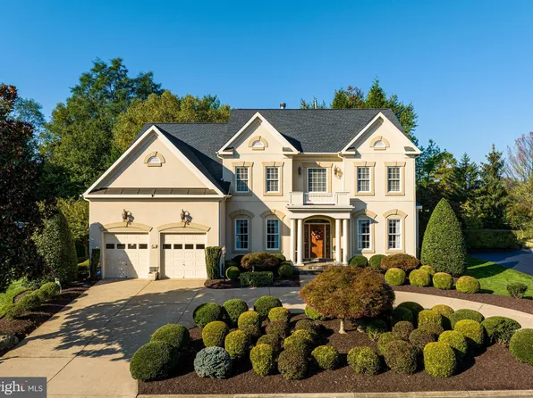 8220 Roxborough Loop, Gainesville, VA 20155