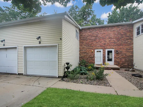 1530 Hunt Dr APT B, Normal, IL 61761