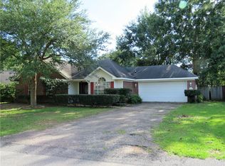 1220 Colonial Hills Dr, Mobile, AL 36695