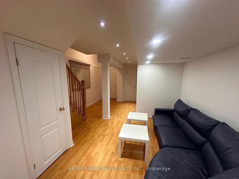 20 Maple Forest Dr #BASEMENT — Photo 4