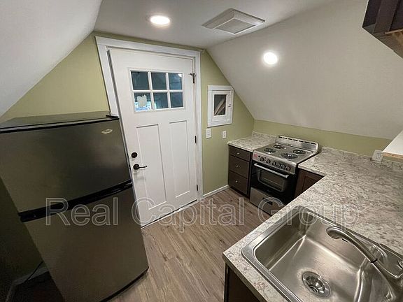 4th image of 8 Munro Ct APT 3