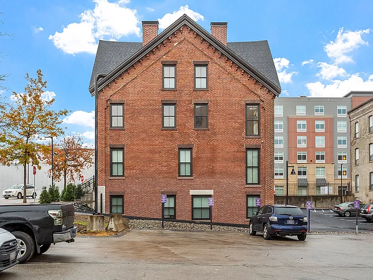 205 Summer St #5 — Photo 17
