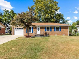 2111 Quailridge Dr, Fayetteville, NC 28304