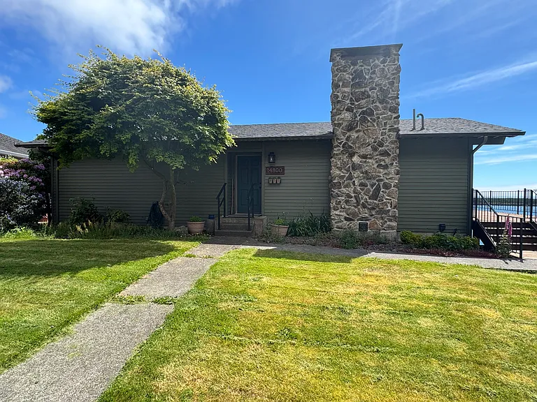 14800 Harborview Dr — Photo 2