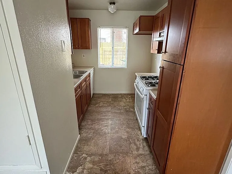 13677 Caspian Way — Photo 8