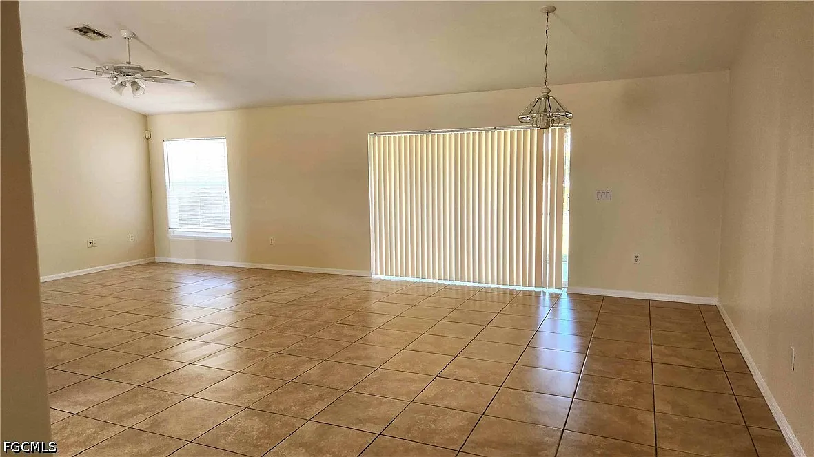 3 bed, 2.0 bath, 1601 sqft, $1,850 — Photo 4