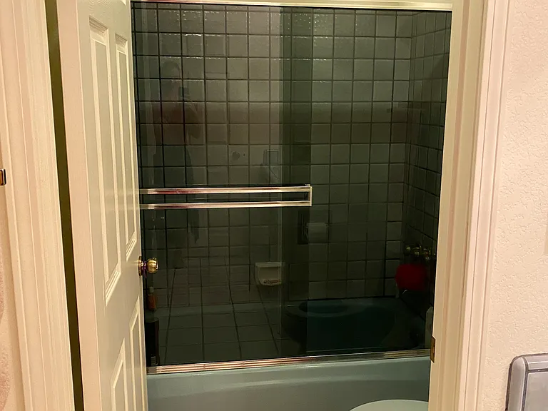 Lower level bathtub