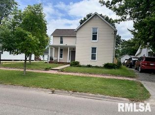964 E Locust St, Canton, IL 61520