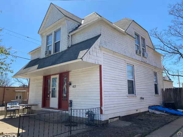 413 SW 4th St, Topeka, KS 66603