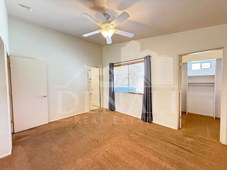 2102 W Knox Rd — Photo 18