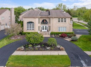 6967 Apple Blossom Trl, West Bloomfield, MI