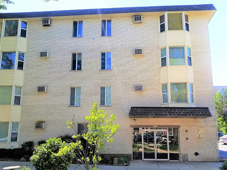 8232 Niles Center Rd #204 — Photo 11