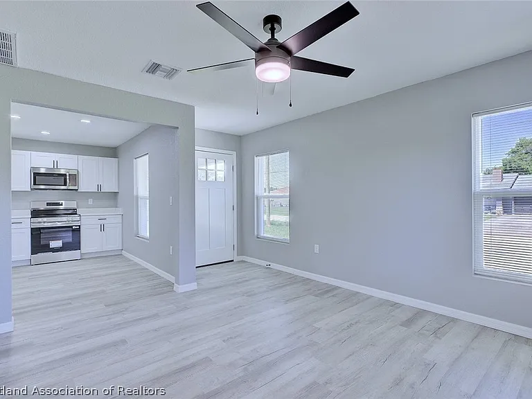 13718 Crow St — Photo 7