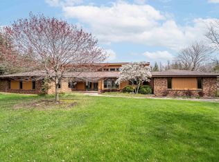 12 Wagon Wheel Dr, Appleton, WI 54913