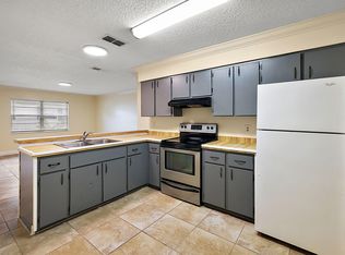 107 S Lone Oak Dr APT 3, Leesburg, FL 34748