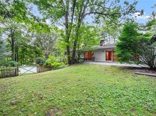 192 Bayberry Rd, New Canaan, CT 06840