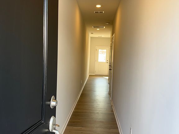 2nd image of 1526 Tamarisk Ln