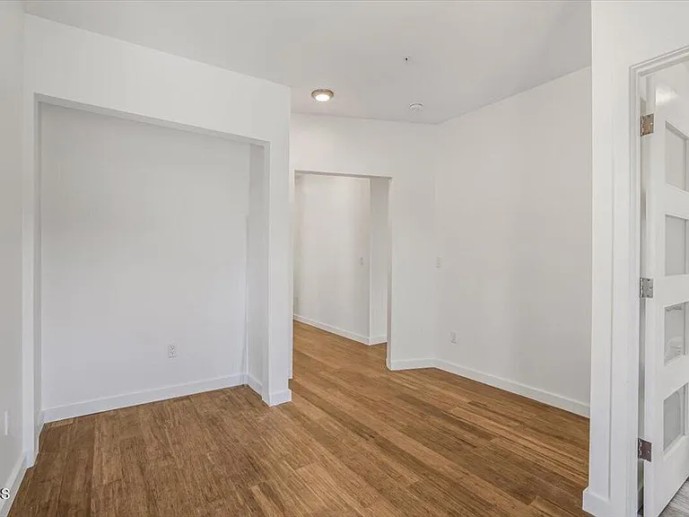 1944 Seminole Dr — Photo 31