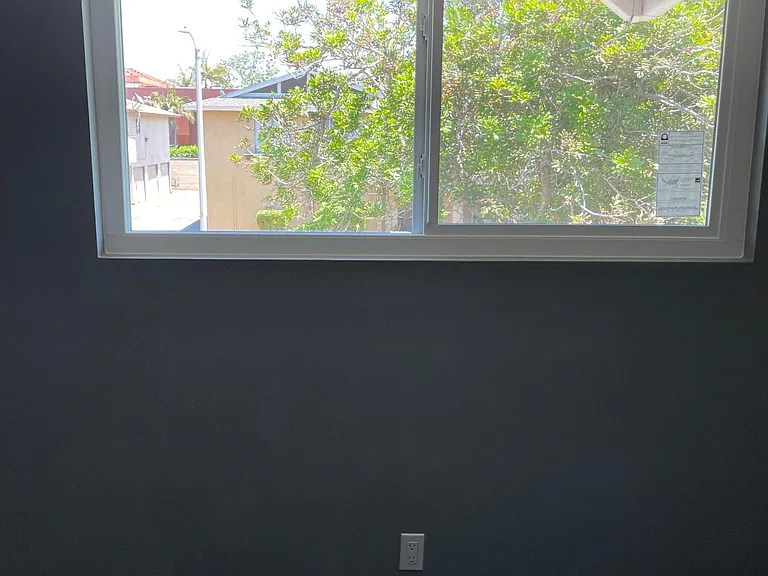 1011 W 7th St #3 — Photo 23