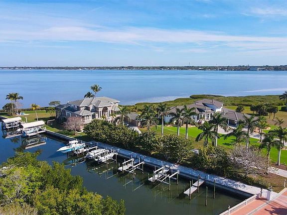 3rd image of 5248 The Pointe