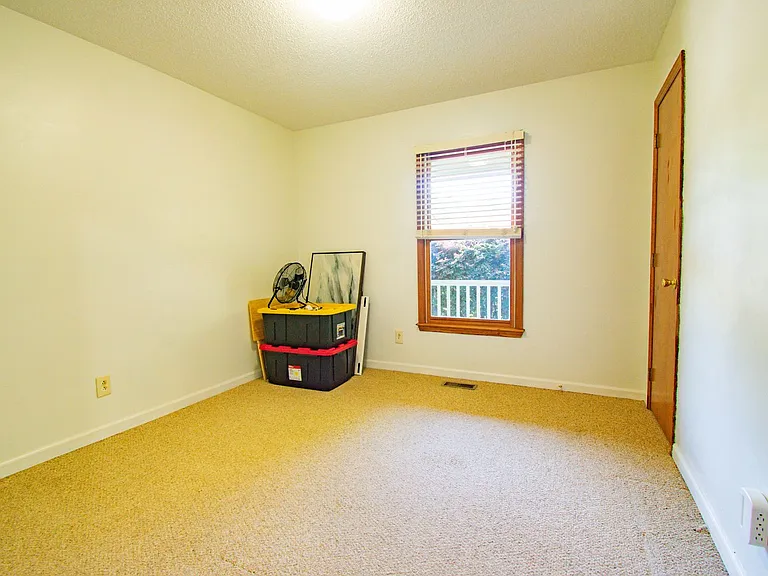 20 N Hillside Dr — Photo 13
