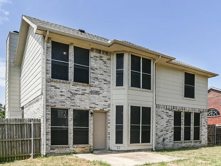 317 Pebblebrook Ln — Photo 16