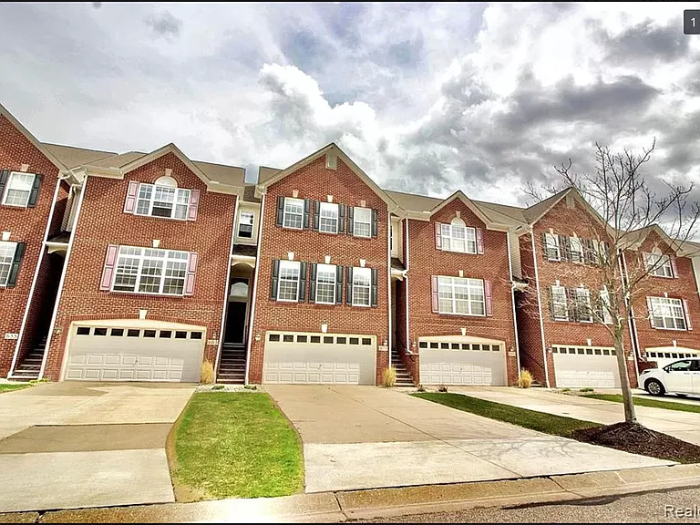 673 Cherry Orchard Rd #135 — Photo 2