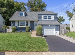 14 Wickom Ave, Hamilton, NJ 08690