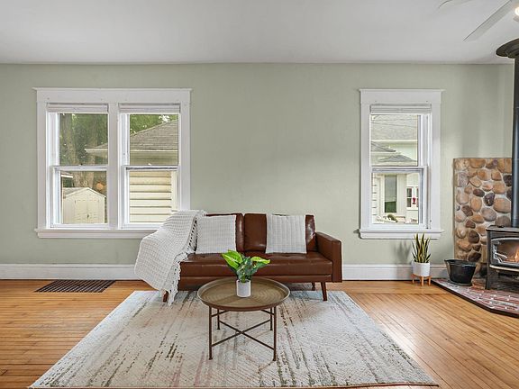 5th image of 2614 Saint Paul Ave