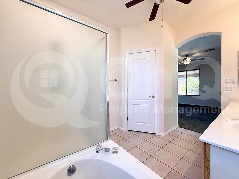 16609 S 16th Dr — Photo 4