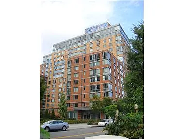 425 Main St Penthouse 1A photo 1