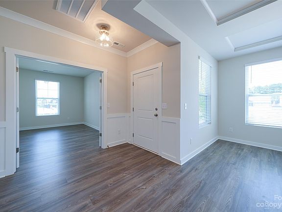 2nd image of 1039 Cavalier Ln #Lf21