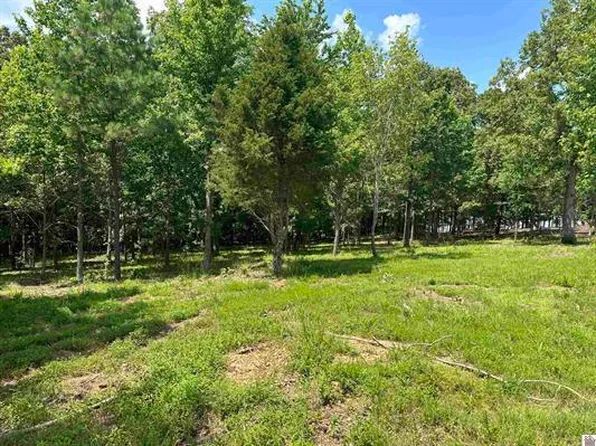7 Tradition Dr, Benton, KY 42025