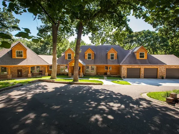 151 Bethany Dr, Manhattan, KS 66503