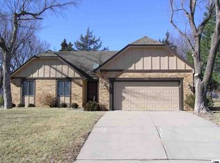 3121 SW Gisbourne Ln, Topeka, KS 66614