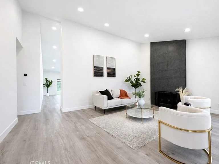 12130 Smokie Ln — Photo 2