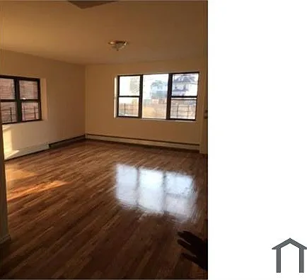 320 Beach 15th St #1 — Photo 2
