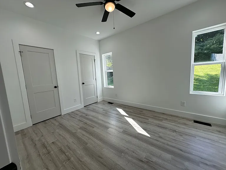 2911 Tecoma Dr — Photo 3