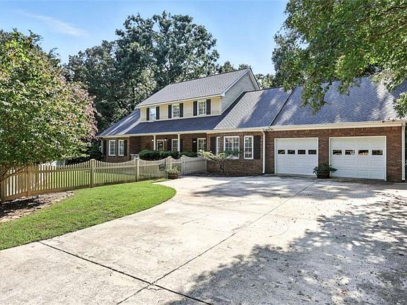 3rd image of 504 Sams Rd