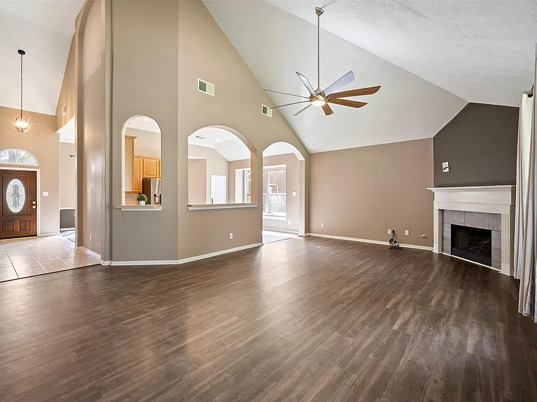 406 Stockbridge Ln — Photo 13