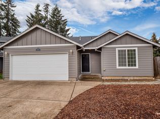 1925 Neva Ct, Cottage Grove, OR 97424